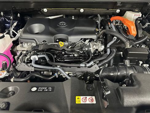 Used 2025 Toyota RAV4 XLE AWD/4WD image 66