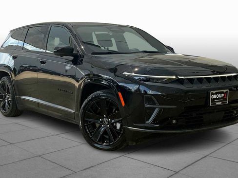 Used 2024 Jeep Wagoneer Launch Edition image 3