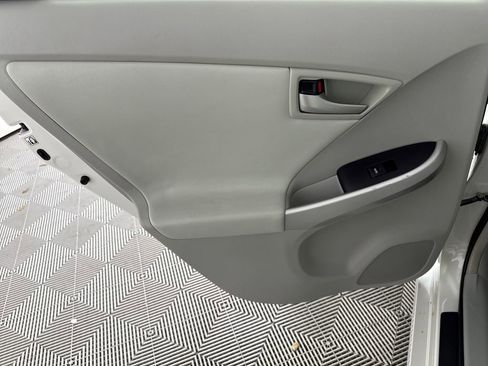 Used 2015 Toyota Prius Two FWD image 12