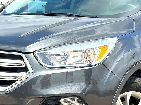 Used 2018 Ford Escape SE FWD image 4