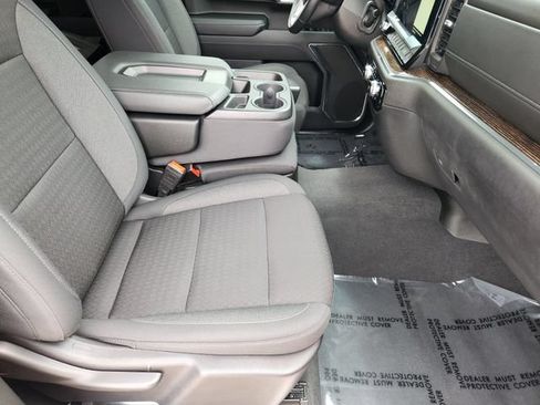 Certified 2024 GMC Sierra 1500 Elevation RWD image 9