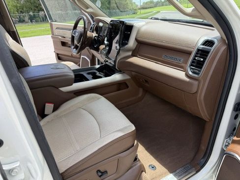 Used 2021 RAM 2500 Laramie AWD/4WD image 14