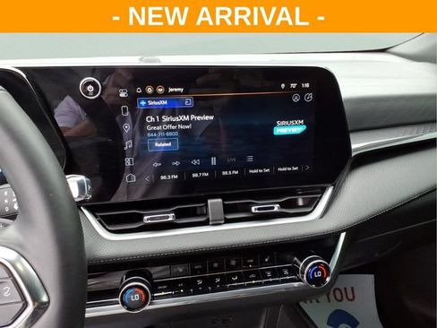 Used 2025 Chevrolet Equinox LT w/ Convenience Package II FWD image 23