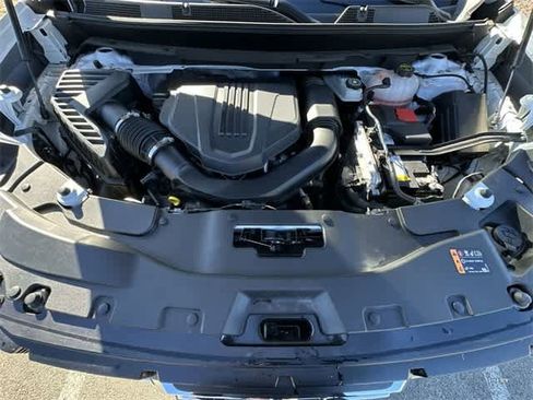 Used 2024 GMC Acadia Elevation image 28