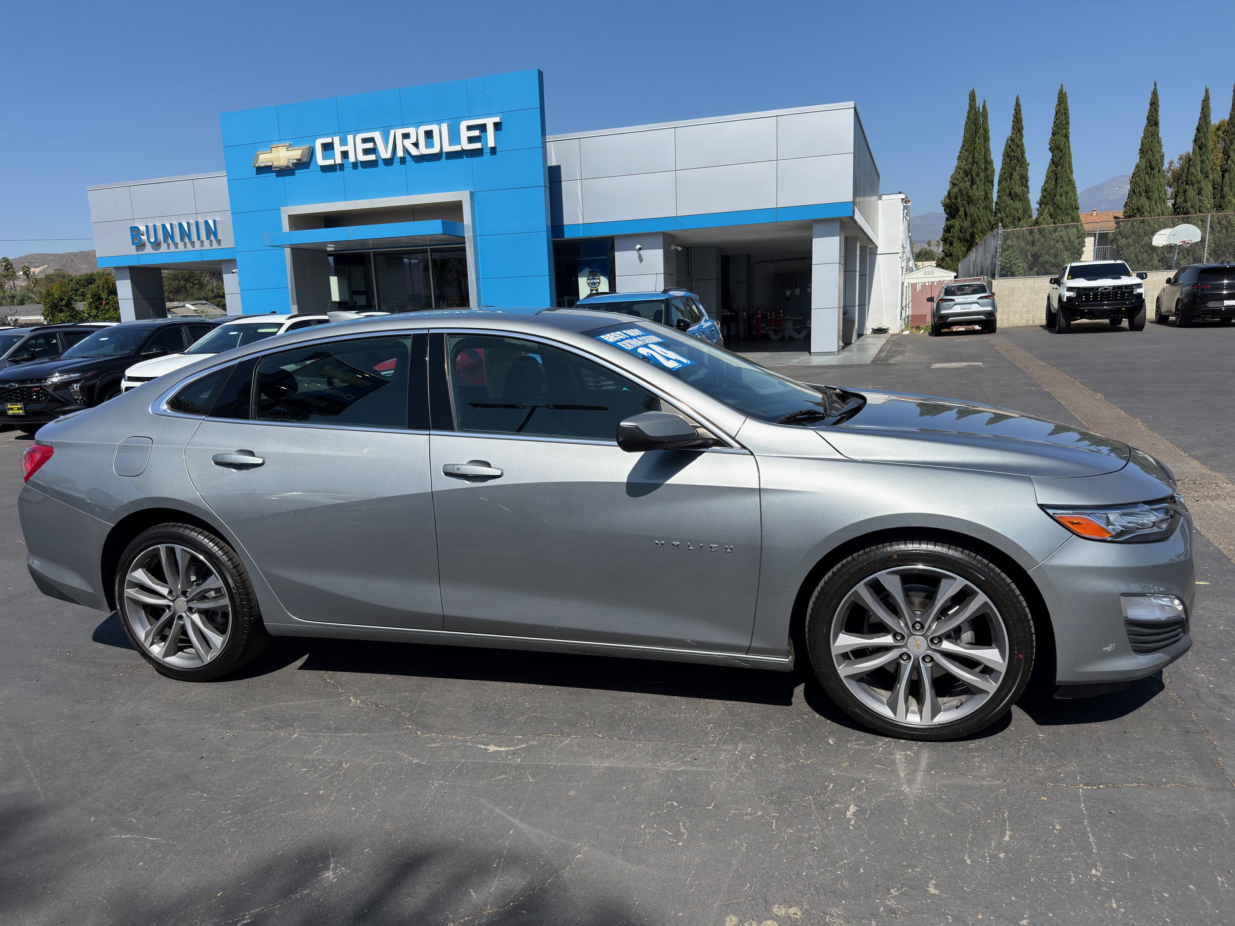 Used 2024 Chevrolet Malibu LT FWD image 9