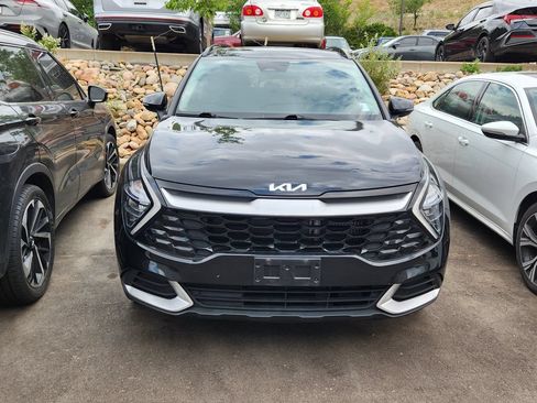 Used 2023 Kia Sportage EX w/ EX Premium Package AWD/4WD image 2