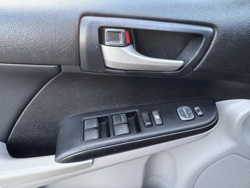 Used 2014 Toyota Camry LE FWD image 15