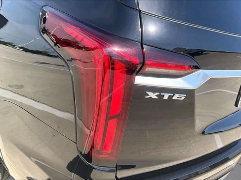 Used 2024 Cadillac XT6 Premium Luxury w/ Technology Package FWD image 27