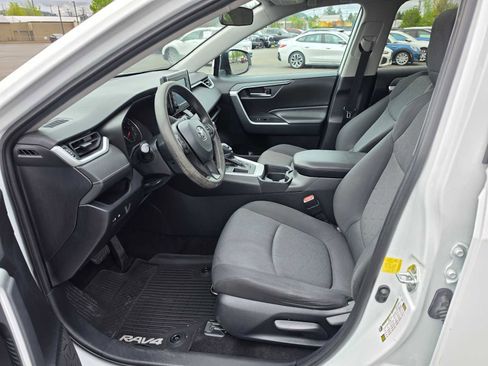 Used 2019 Toyota RAV4 XLE FWD image 21