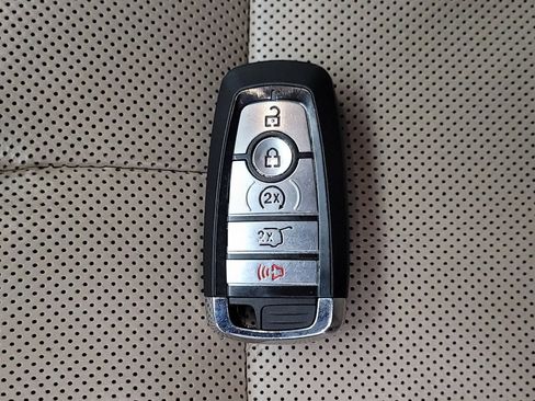 Used 2021 Lincoln Aviator Reserve w/ Equipment Group 201A AWD/4WD image 32