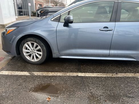 Used 2023 Toyota Corolla XLE image 2