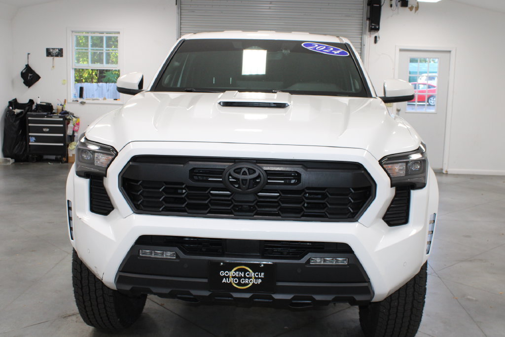Used 2024 Toyota Tacoma TRD Sport w/ TRD Sport Upgrade Package AWD/4WD image 3