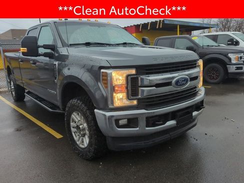 Used 2019 Ford F250 XLT w/ XLT Value Package image 3