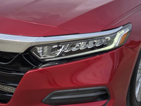 Used 2018 Honda Accord LX image 8