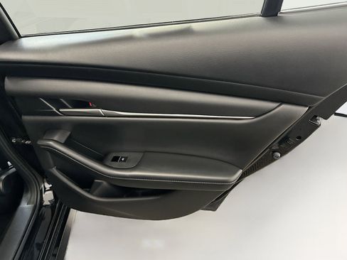 Used 2023 MAZDA MAZDA3 s image 31