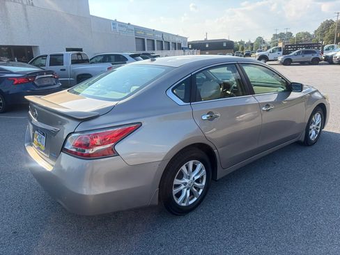 Used 2014 Nissan Altima 2.5 S w/ Sport Value Package FWD image 14