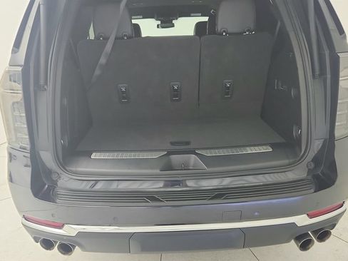 Used 2025 Chevrolet Tahoe Premier AWD/4WD image 34