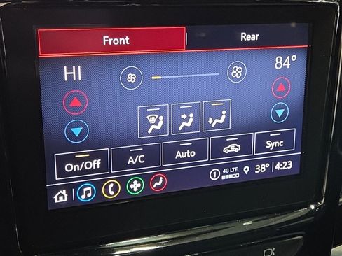 Used 2023 Chevrolet Traverse LT image 22