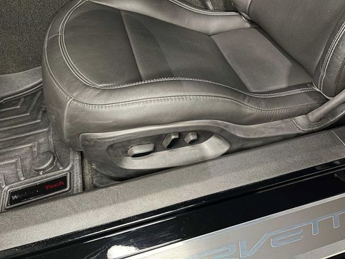 Used 2015 Chevrolet Corvette Z06 w/ 3LZ Preferred Equipment Group RWD image 22