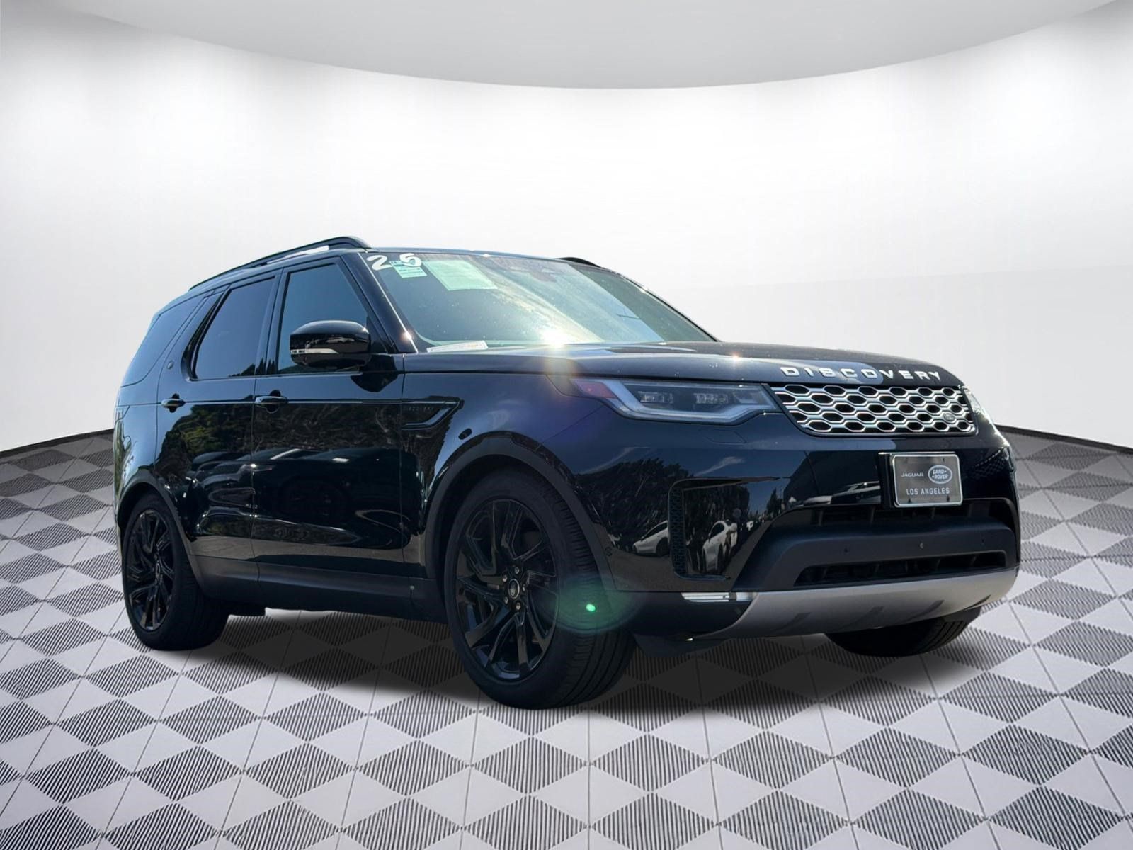 Used 2025 Land Rover Discovery S AWD/4WD image 7
