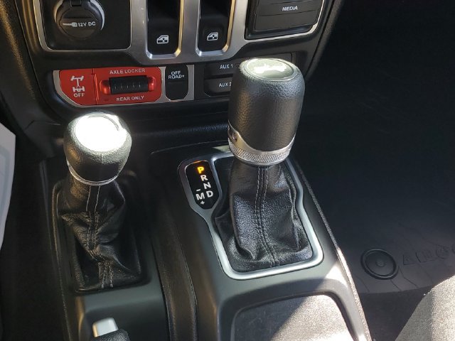 Certified 2025 Jeep Wrangler Sport AWD/4WD image 31