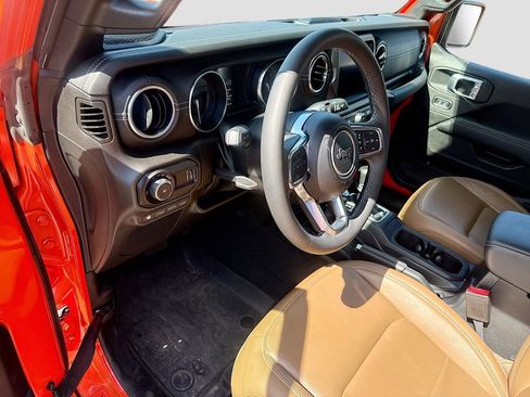 Used 2023 Jeep Wrangler Unlimited Sahara w/ Cold Weather Group AWD/4WD image 10