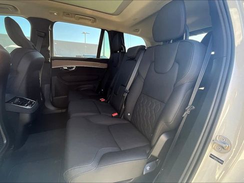 New 2025 Volvo XC90 B5 Plus image 18