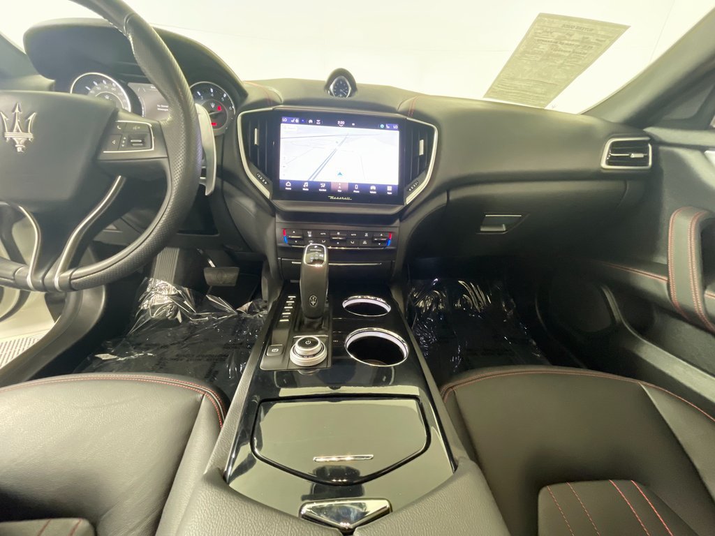 Used 2022 Maserati Ghibli Modena RWD image 27