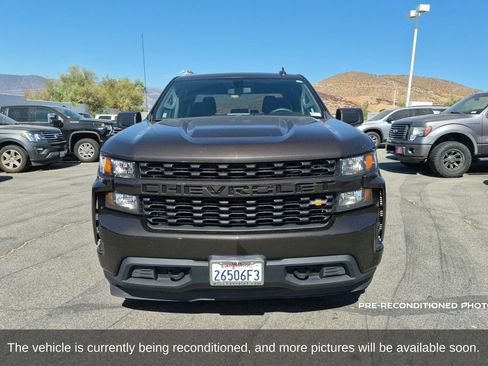 Used 2021 Chevrolet Silverado 1500 Custom RWD image 2