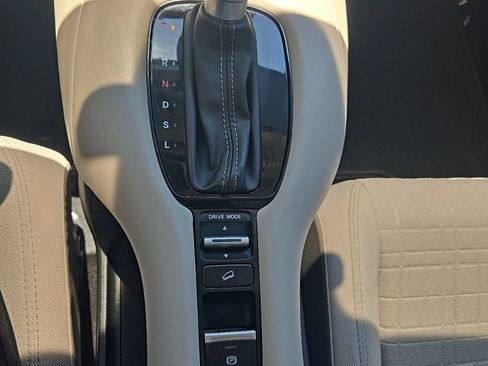 Used 2025 Honda HR-V LX image 21