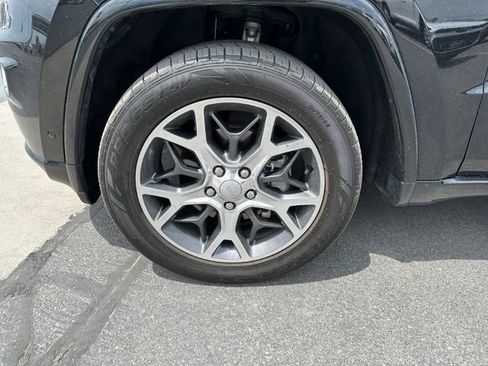 Used 2019 Jeep Grand Cherokee Overland AWD/4WD image 9