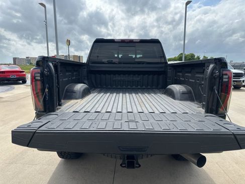 Used 2024 GMC Sierra 2500 AT4X w/ AT4X AEV Edition AWD/4WD image 5