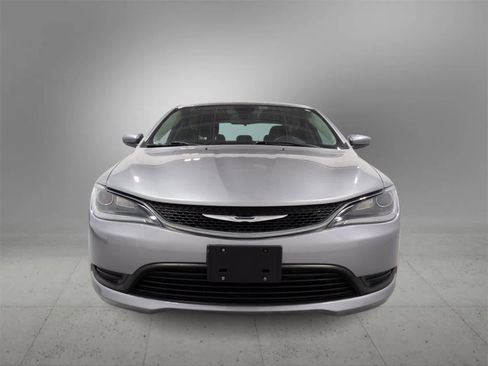 Used 2015 Chrysler 200 LX image 3