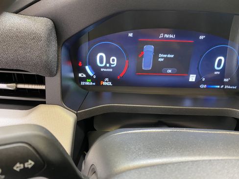 Used 2025 Ford Explorer Active image 38