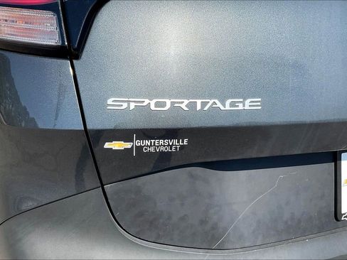 Used 2024 Kia Sportage LX FWD image 8