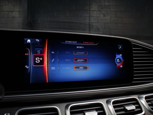 Used 2025 Mercedes-Benz GLS 63 AMG 4MATIC image 65