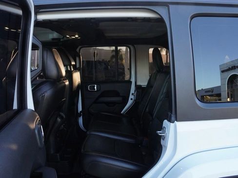 Used 2022 Jeep Wrangler Unlimited Sahara image 20