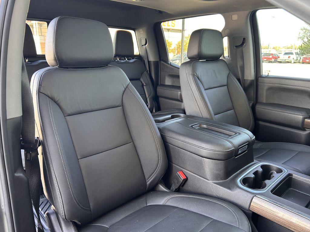 Used 2022 Chevrolet Silverado 1500 LT Trail Boss w/ LT Trail Boss Premium Package AWD/4WD image 16