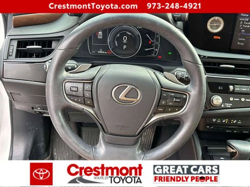 Used 2022 Lexus ES 300h w/ Premium Package image 12