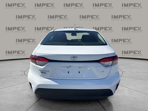 Used 2025 Toyota Corolla LE image 4