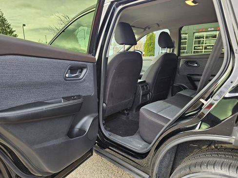 Certified 2023 Nissan Rogue SV image 14