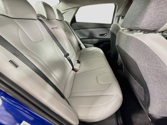 Used 2025 Hyundai Elantra Limited FWD image 28