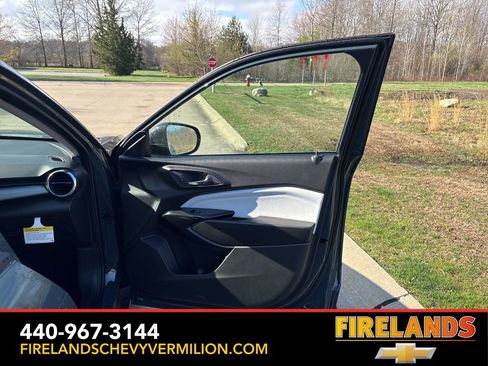 New 2026 Chevrolet Trax LT w/ Midnight Edition image 23