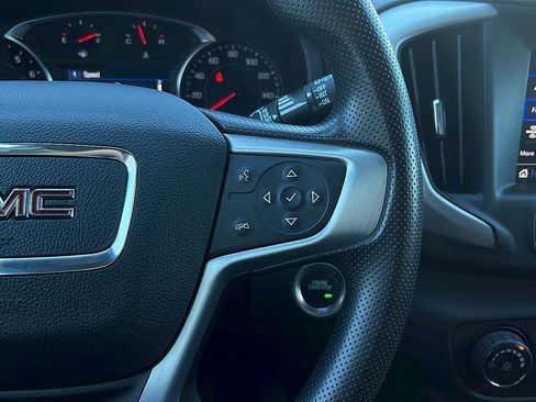 Used 2024 GMC Terrain SLE AWD/4WD image 12