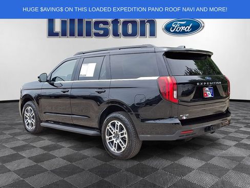 Used 2025 Ford Expedition Active AWD/4WD image 6