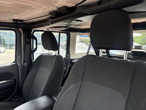 Used 2022 Jeep Wrangler Unlimited Sport AWD/4WD image 11