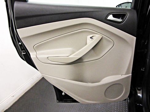 Used 2014 Ford C-MAX SE image 9