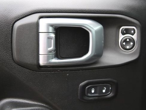Used 2023 Jeep Wrangler Unlimited Sport AWD/4WD image 11