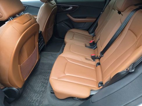 Used 2019 Audi Q8 Premium image 14