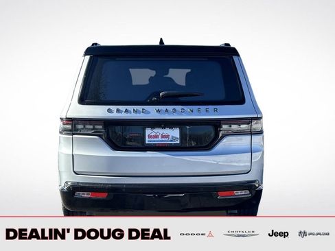 Used 2024 Jeep Grand Wagoneer Series III w/ Rear Seat Video Group 1 image 5